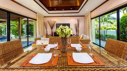 Villa Toba Dining area