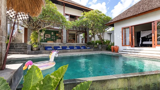 Villa Toba Swimming pool