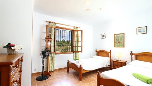 Villa L´Embat (Tolo) Schlafzimmer 1