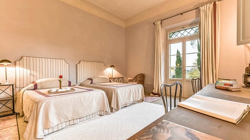 Villa Tolomei Schlafzimmer 9