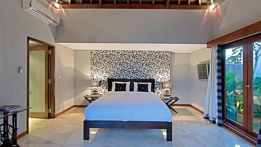 Villa Tomok Bedroom 2