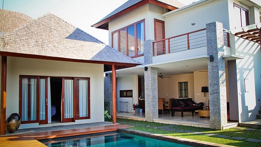 Villa Tomok Others