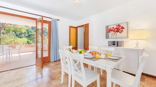 Villa Tonieta Dining area 2