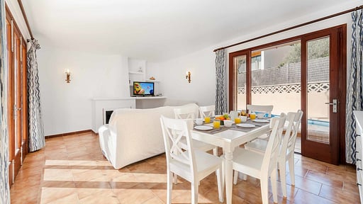 Villa Tonieta Dining area 1