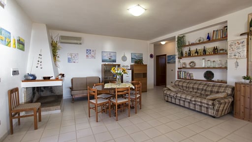 Villa Tonnare Dining area