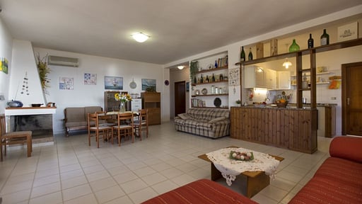 Villa Tonnare Dining area