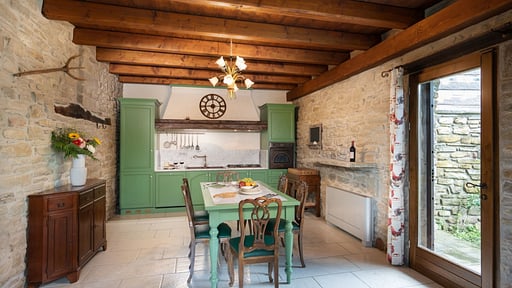 Villa Torre Delle Rose Dining area 2
