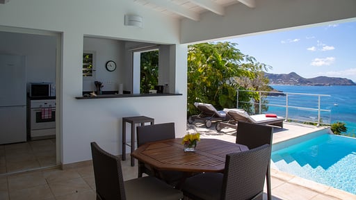 Villa Tortue Dining area