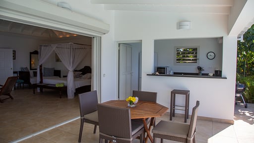Villa Tortue Dining area