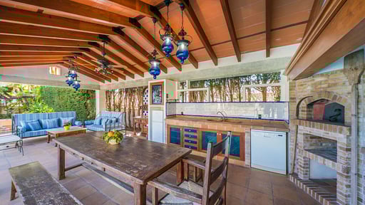 Villa Tramontana BBQ equipment