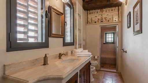 Villa Travicello Bedroom 1