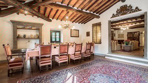 Villa Travicello Dining area