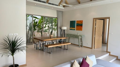 Villa Trichada Tropical Dining area