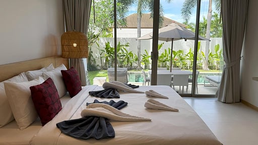 Villa Trichada Tropical Bedroom 1