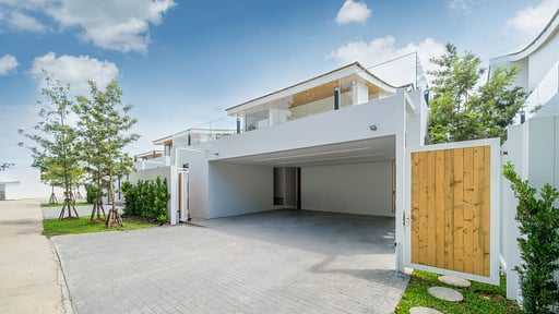 Villa Trinity Grand C3 Parking areas