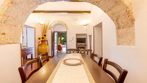Villa Trulli Natura Dining area 
