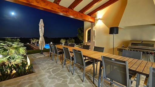 Villa Tuga Dining area