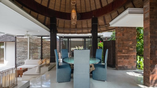 Villa Tukad Pangi Dining area