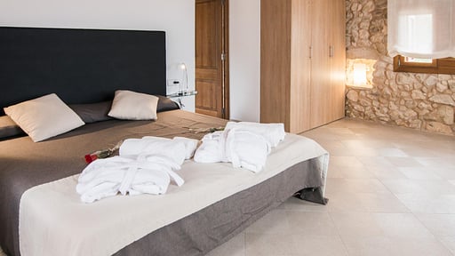 Villa Turis Divina Bedroom 1