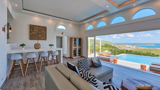 Villa Turquoze Dining area