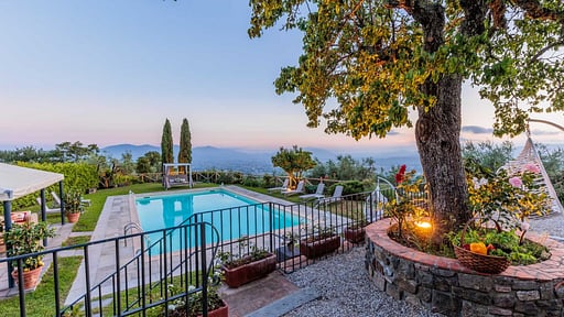 Tuscan Fizz Villa Swimming pool