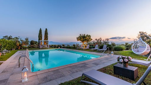 Tuscan Fizz Villa Swimming pool