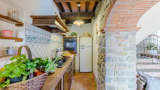 Tuscan Fizz Villa Kitchen