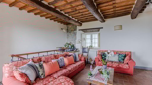 Tuscan Fizz Villa Living room