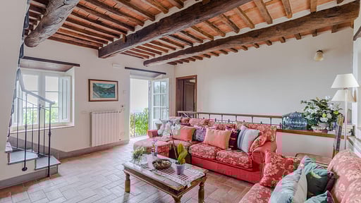 Tuscan Fizz Villa Living room