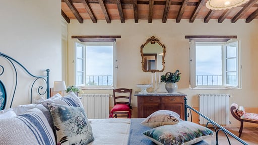 Tuscan Fizz Villa Bedroom 1