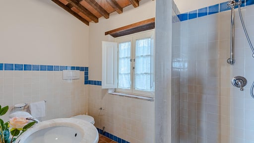 Tuscan Fizz Villa Bedroom 1