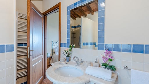 Tuscan Fizz Villa Bedroom 1