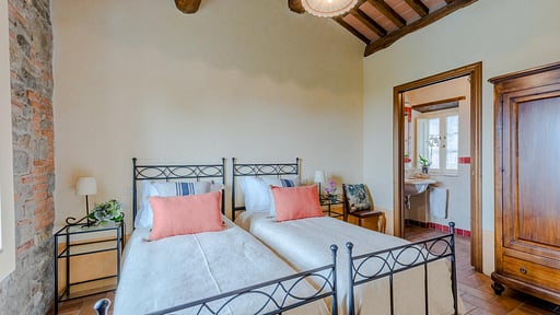 Tuscan Fizz Villa Bedroom 3