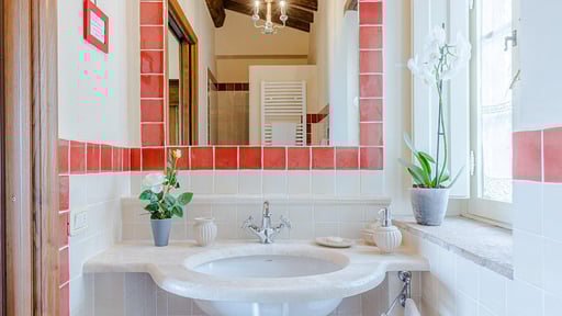 Tuscan Fizz Villa Bedroom 3