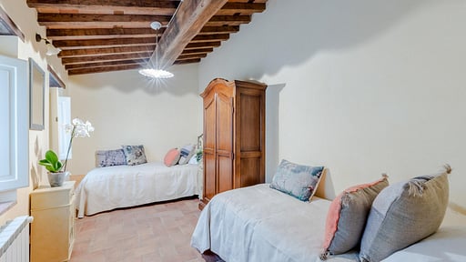 Tuscan Fizz Villa Bedroom 4