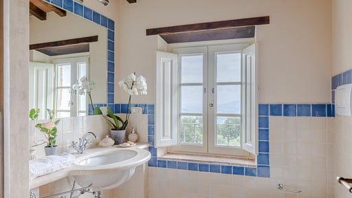 Tuscan Fizz Villa Bedroom 5