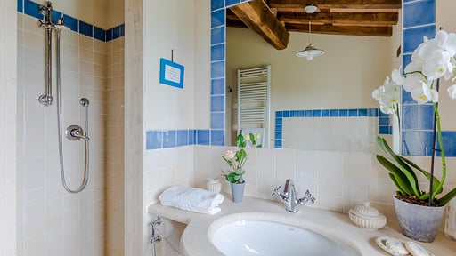 Tuscan Fizz Villa Bedroom 5