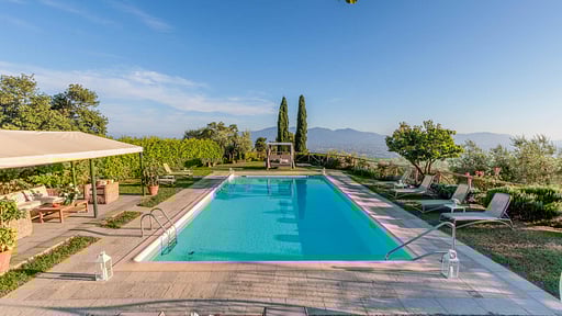 Tuscan Fizz Villa