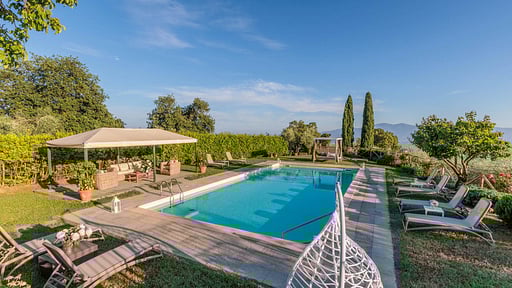 Tuscan Fizz Villa Swimming pool