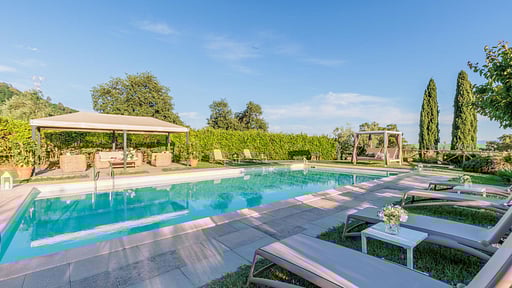Tuscan Fizz Villa Swimming pool