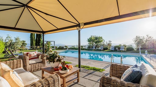 Tuscan Fizz Villa Terrace/Veranda