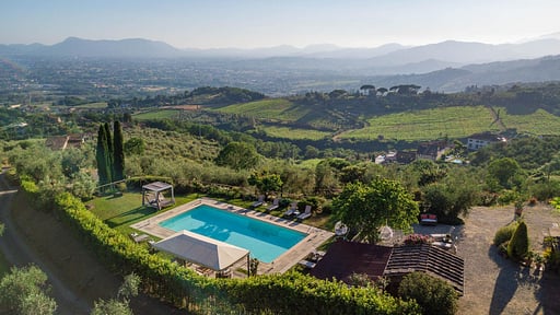 Tuscan Fizz Villa Drone pictures