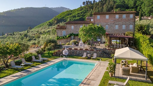 Tuscan Fizz Villa Drone pictures