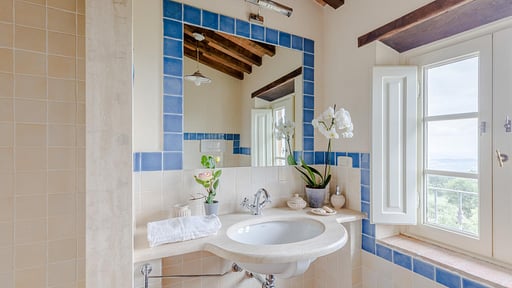 Tuscan Fizz Villa Bedroom 5