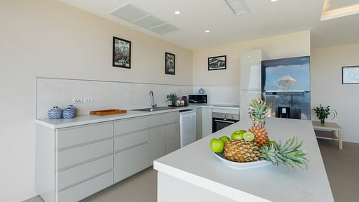 Villa Two Sisters Hill Kitchen