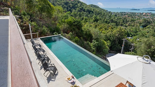 Villa Two Sisters Hill Swimming pool