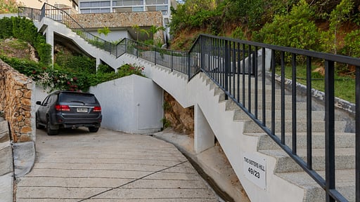 Villa Two Sisters Hill Parking areas