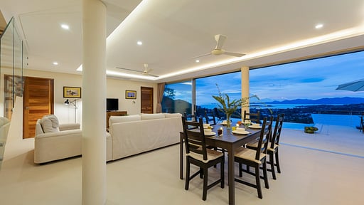 Villa Two Sisters Hill Dining area