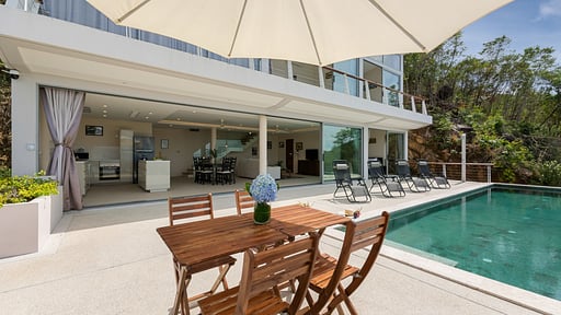 Villa Two Sisters Hill Swimming pool