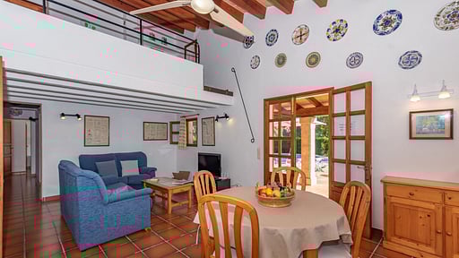 Villa Ullastre Dining area